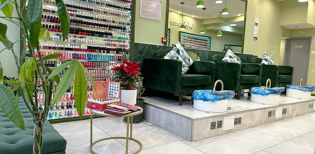 nail salon Islington